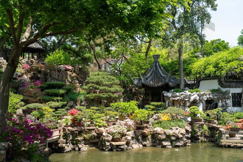 Shanghai: Yuyuan, City God Temple Old City Tour-Tip Based - Stop 5: Yuyuan Garden Smallware—souvenirs that feel like local craft