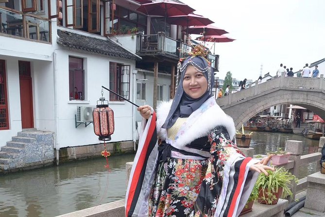 Shanghai Zhujiajiao water town,Yugarden&Bund one day tour - Yu Garden (Yuyuan): Ming-era garden design you can walk through