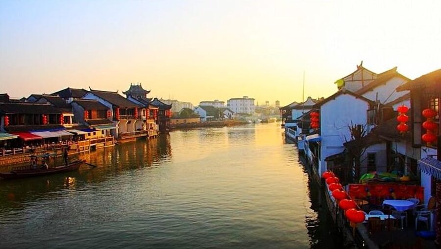 Shanghai: Zoo and Zhujiajiao Water Town Tour with Boat Ride - The tall bridge and photo spots: how to work the best angles without rushing