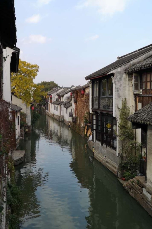 Su Zhou and Zhou Zhuang Water Village Day Tour - Crowds, shopping time, and vendor pressure reality