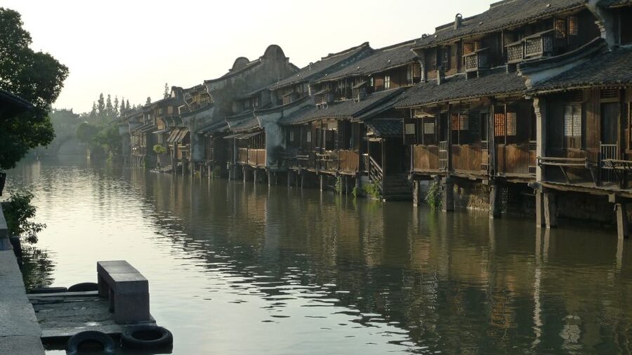 Wuzhen Private Full-Day Tour from Shanghai - Local Lunch: Chinese Food in a Traditional Restaurant
