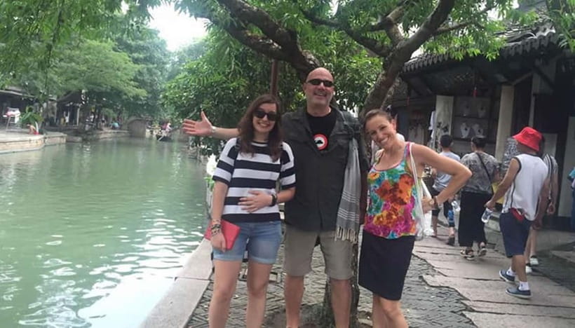 Yu Garden, Old Street, Bund & Zhujiajiao Water Town Bus Tour - Meeting at Renaissance Shanghai Yu Garden Hotel and Finding Your Guide