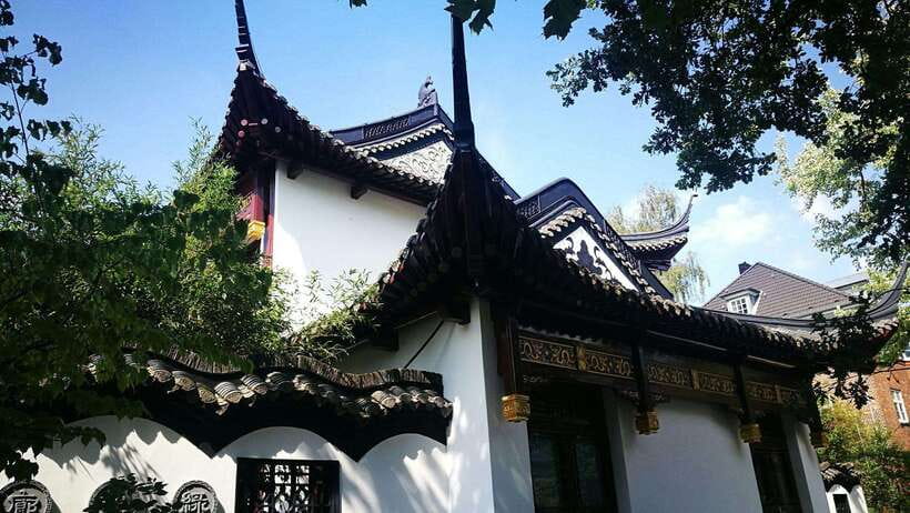 Yu Garden Shanghai Entry Tickets Booking And Trip - Getting There: Metro to Yuyuan in Real-World Terms