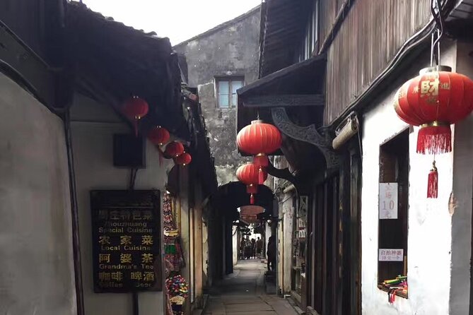 Zhouzhuang Water Village Tour from Shanghai - Getting there: the van, the distance, and the traffic squeeze