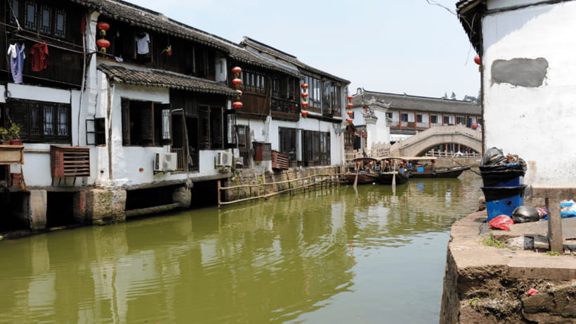 Zhujiajiao & Shanghai:Small Group Tour Water Town to Skyline - The Bund skyline views: one guided pass, plenty of photo options