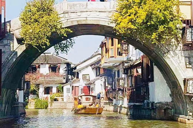 Zhujiajiao Water Town and Shanghai City Highlights Private Day Tour - Key Things That Make This Tour Work