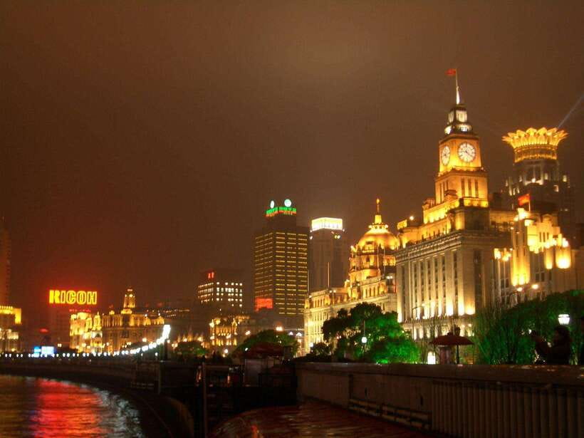 Zhujiajiao Water Town Private Tour with Night River Cruise - Back to Shanghai: The Bund and Why the Timing Matters