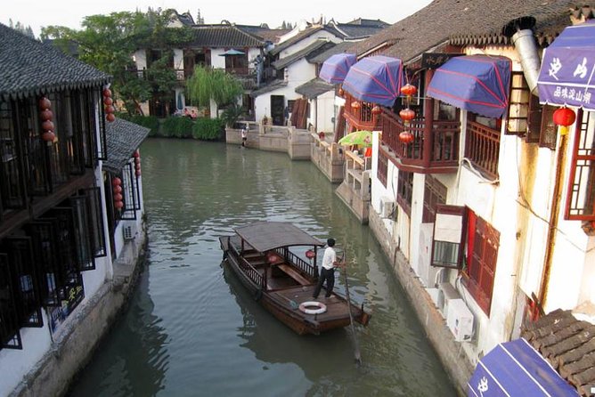 Zhujiajiao Water Village & Seven Treasure Town Day Tour from Shanghai - Seven Treasure Town (Qibao): Textiles, Trades, and Craft Shops